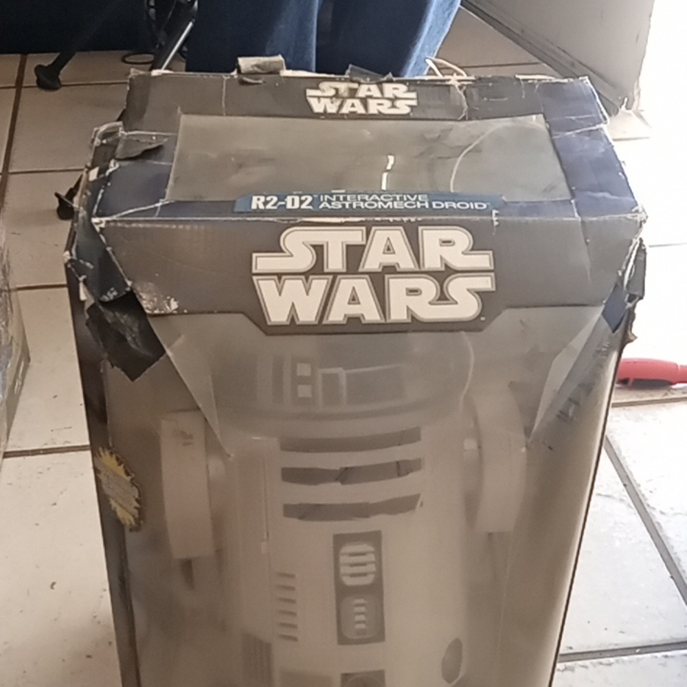 R2D2 interactive Astromech droid